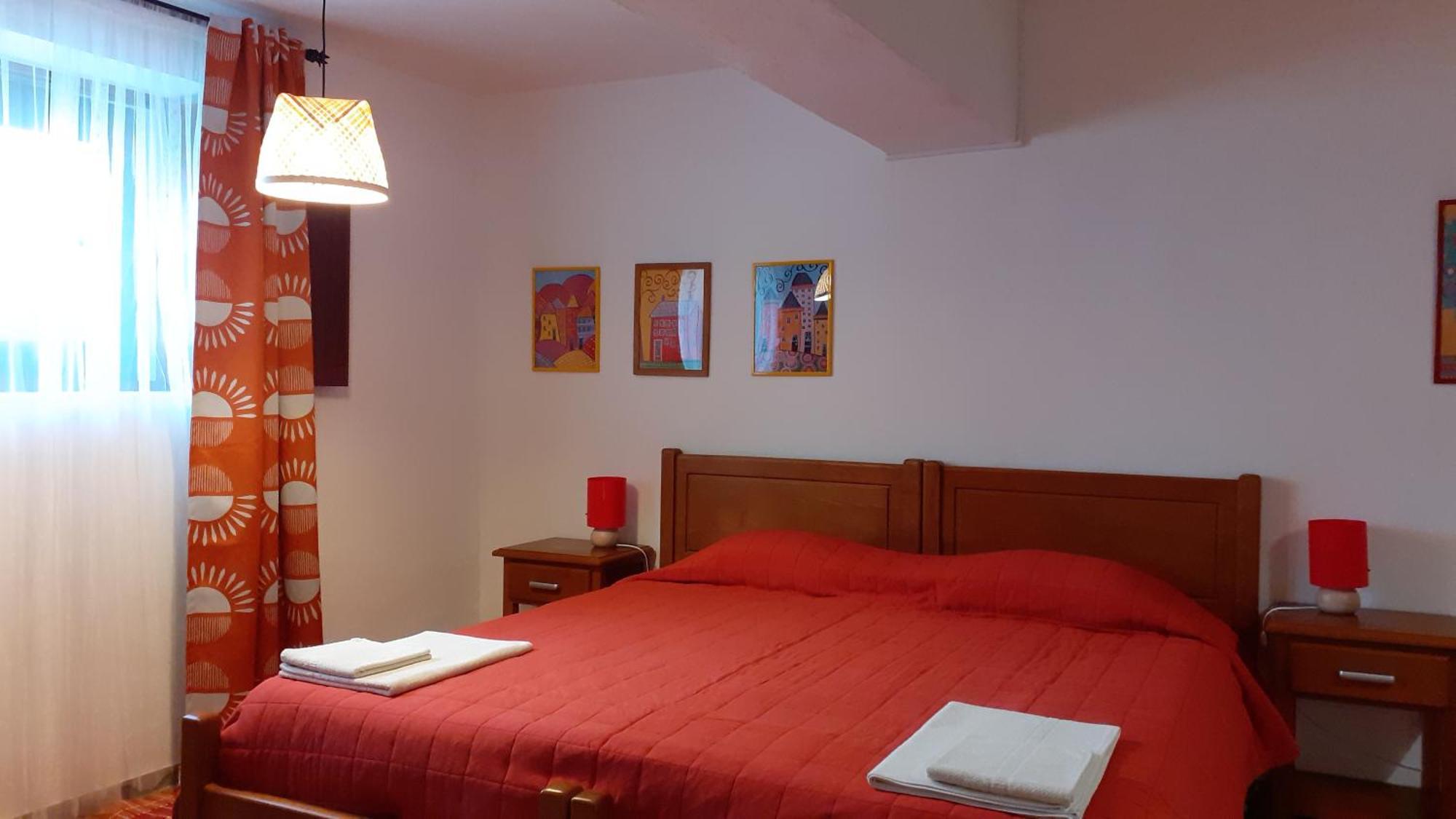ホテル Casa Da Tauria アトウギア・ダ・バレイア 部屋 写真